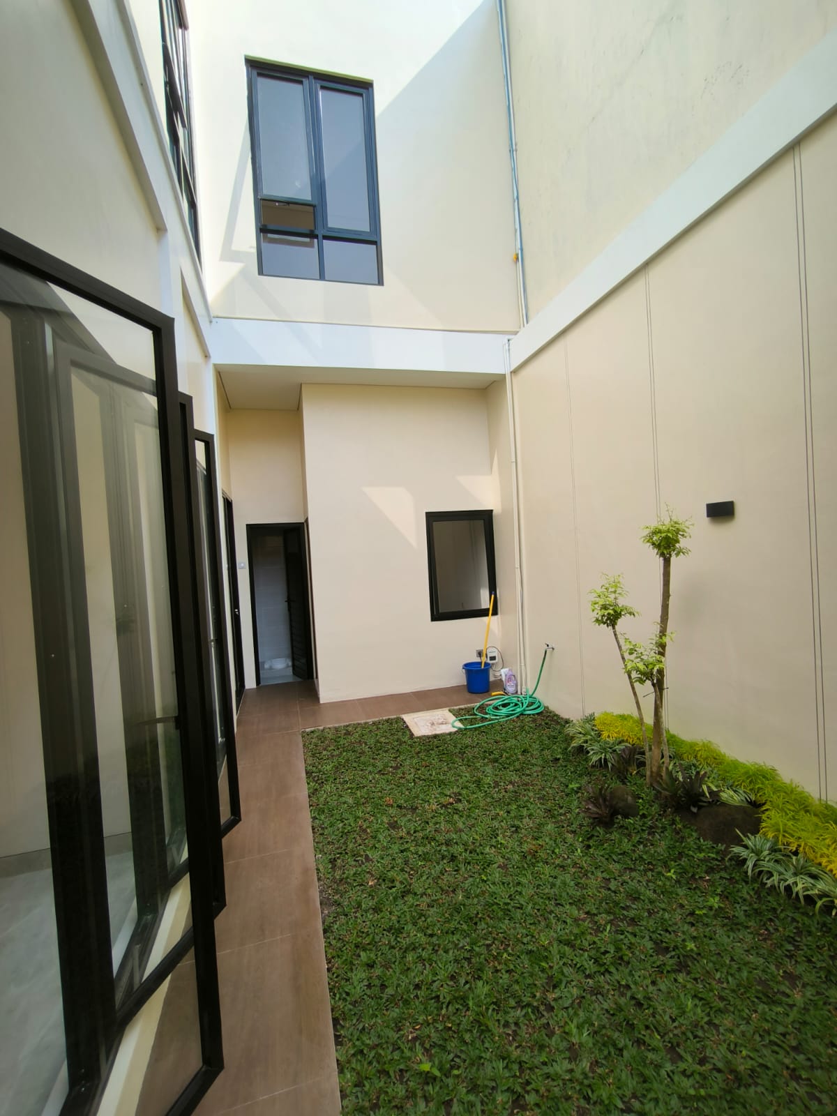 Rumah-Baru-2-Lantai-dekat-UGM-Jl-Kaliurang-Km-78-13