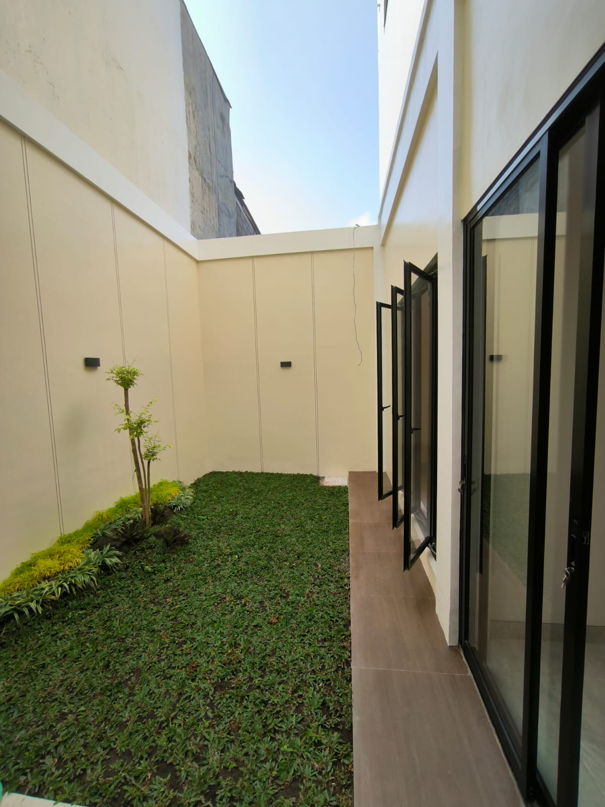 Rumah-Baru-2-Lantai-dekat-UGM-Jl-Kaliurang-Km-78-14