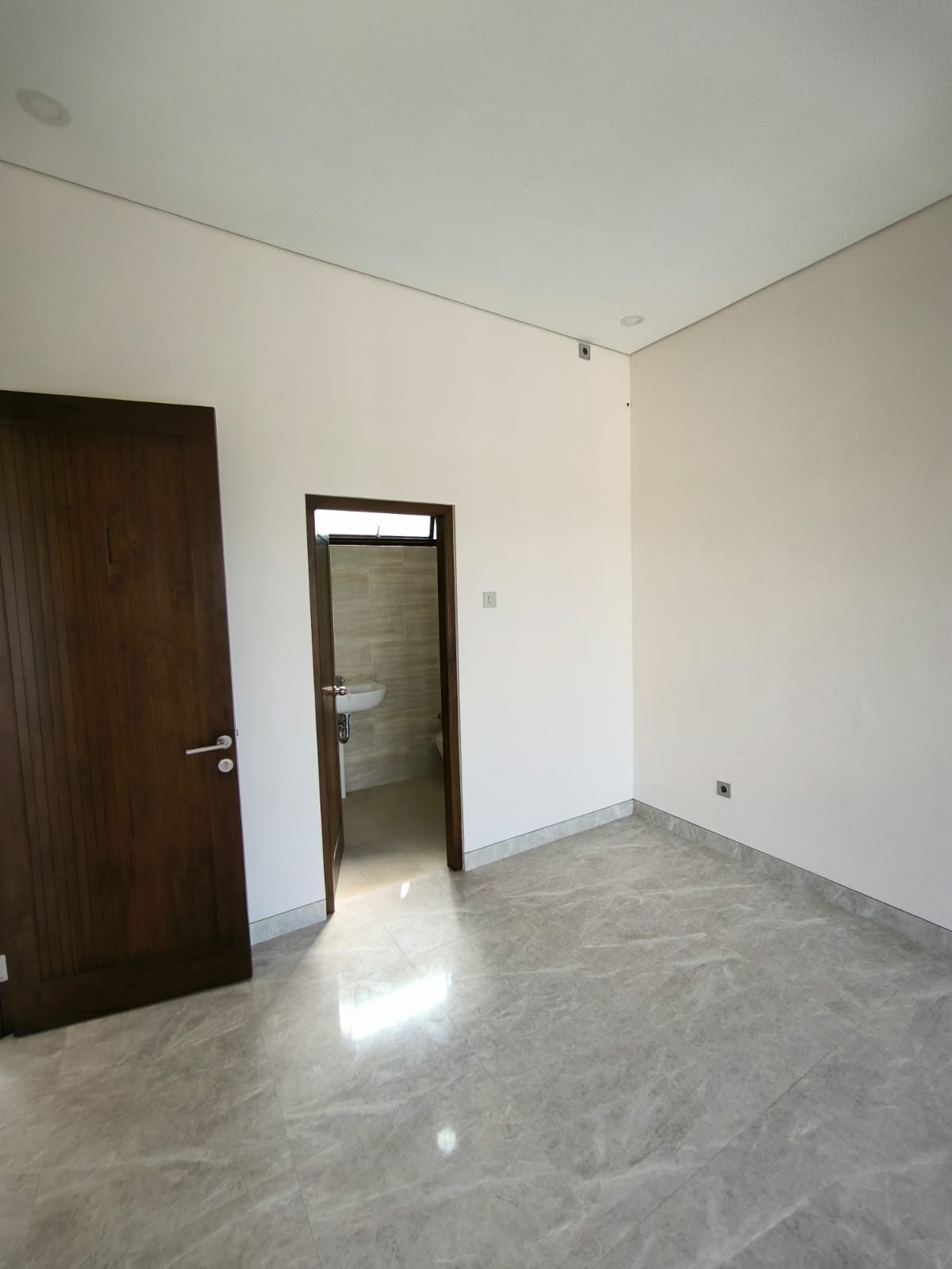 Rumah-Baru-2-Lantai-dekat-UGM-Jl-Kaliurang-Km-78-6