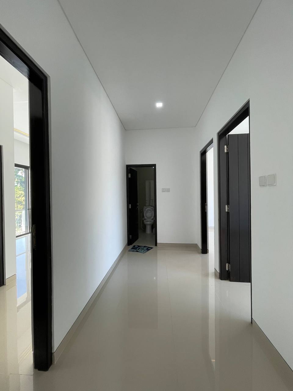 Rumah-Mewah-Modern-Timur-Pasar-Gentan-dalam-Cluster-Kemala-Residence-12