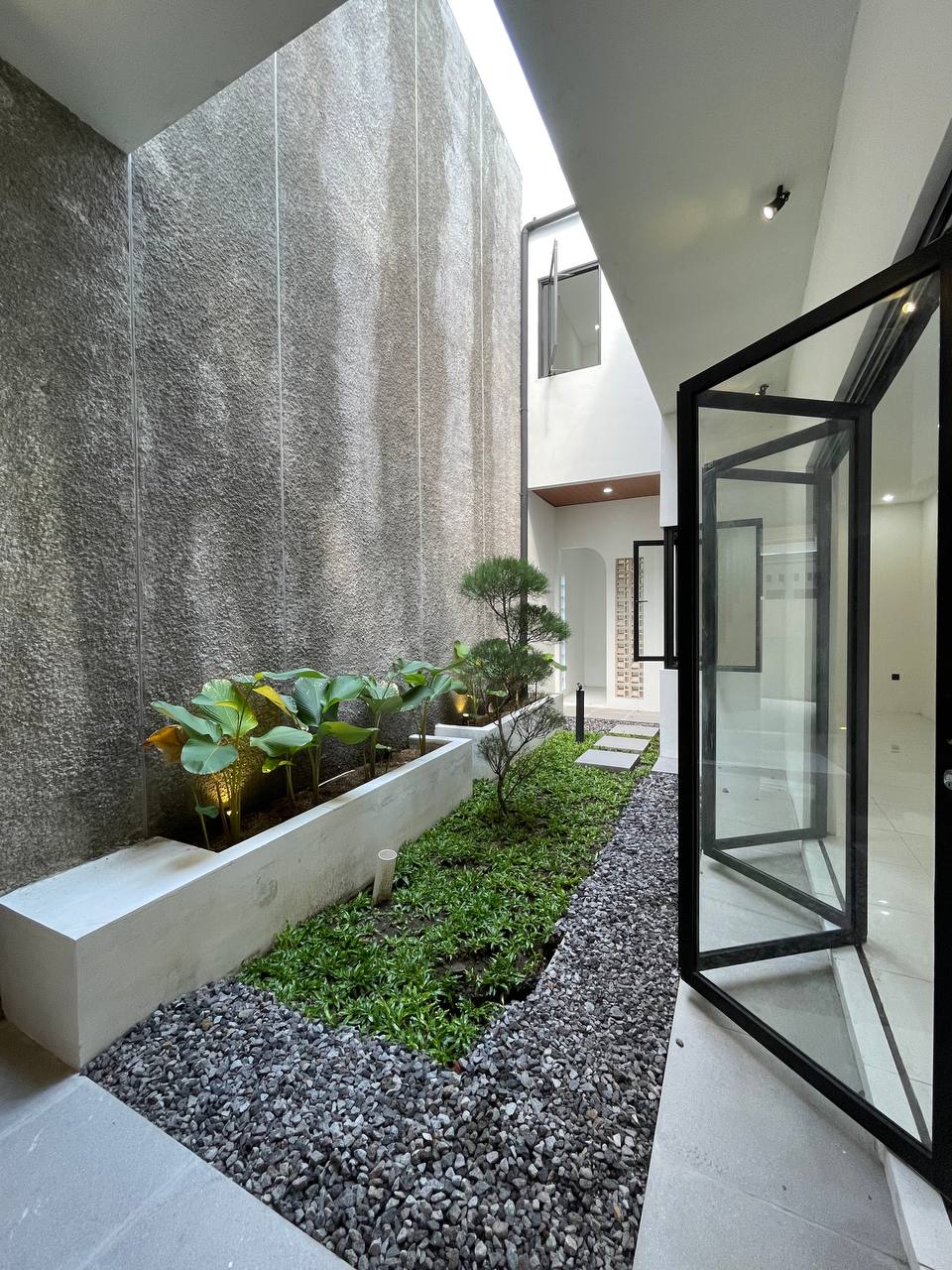 Rumah-2-lt-15M-di-timur-Pamela-7-18