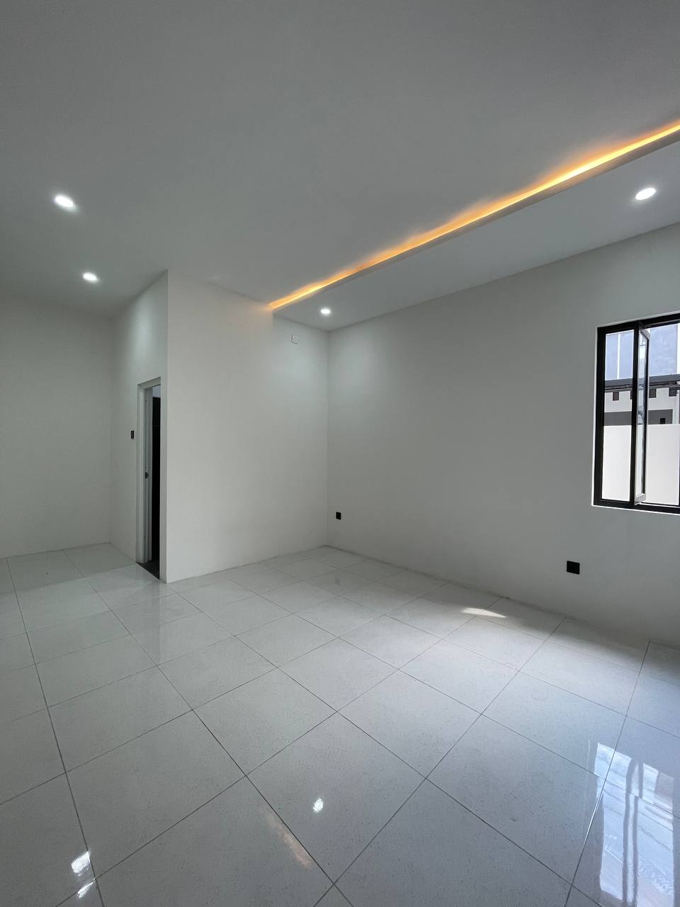 Rumah-2-lt-15M-di-timur-Pamela-7-6