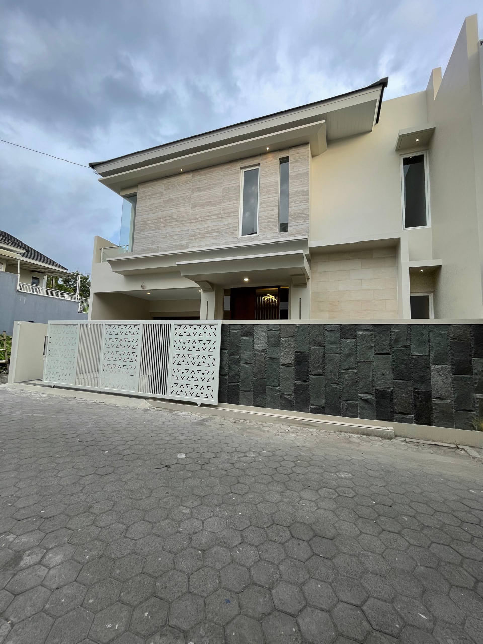 photo_3_2025-10-13_00-44-59