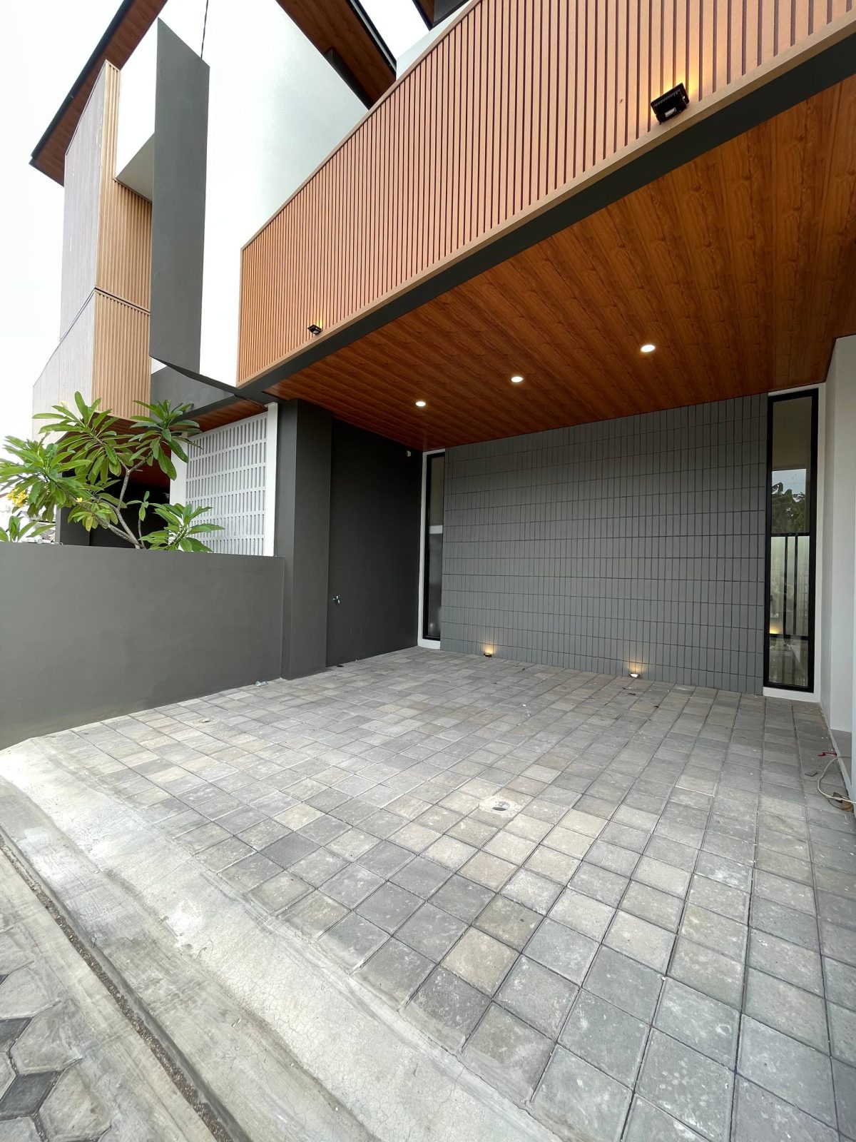 photo_5_2025-10-09_23-56-42