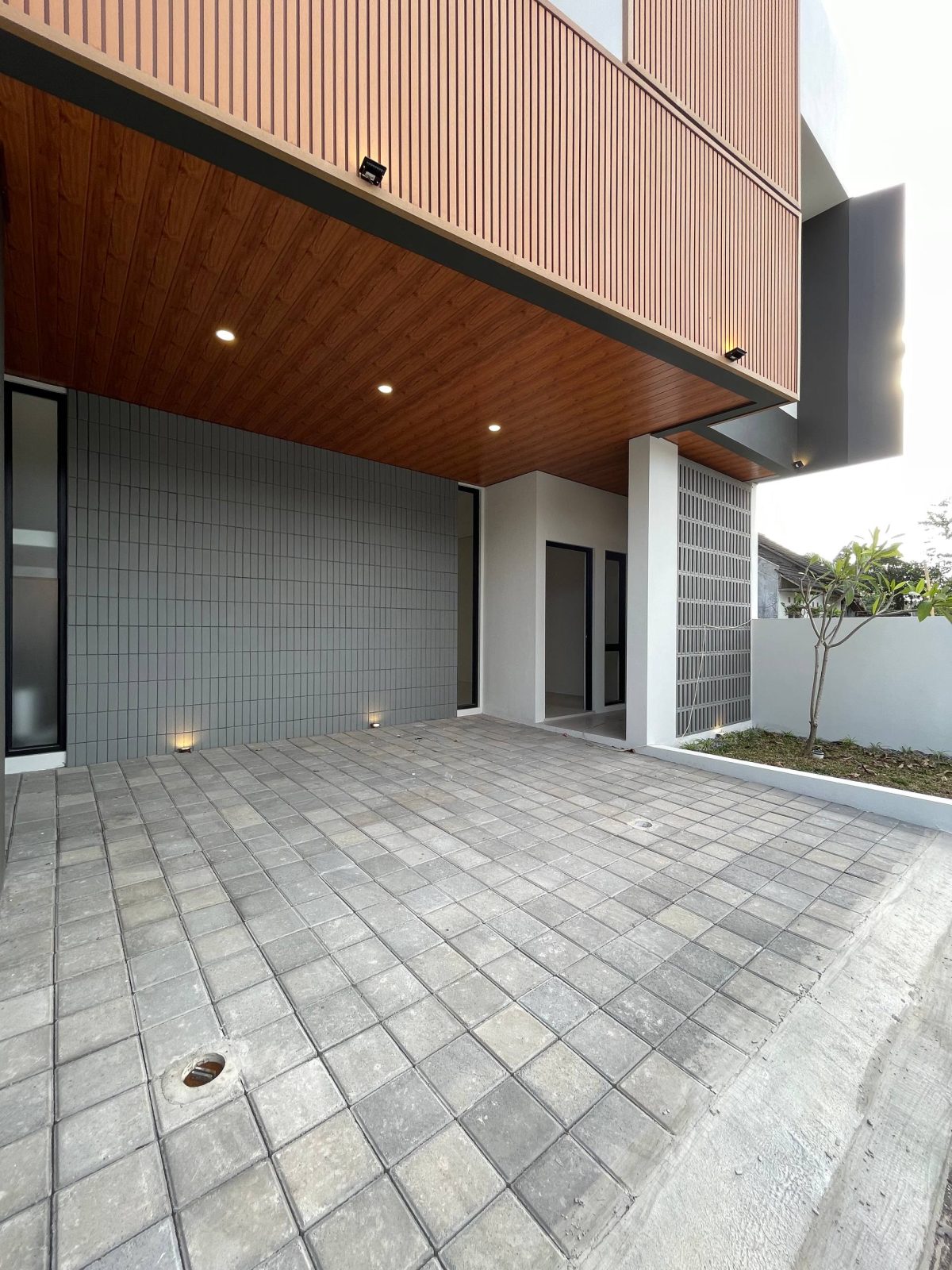 photo_6_2025-10-09_23-56-42