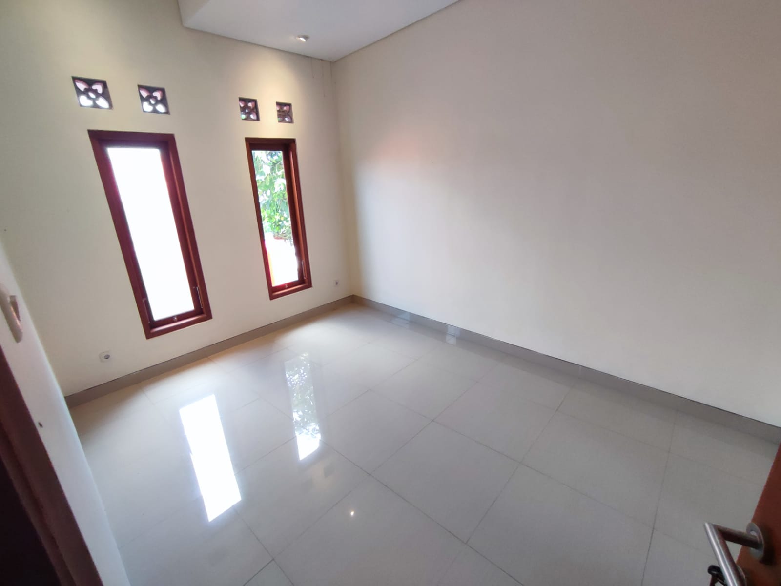 WhatsApp-Image-2026-04-04-at-10.53.55